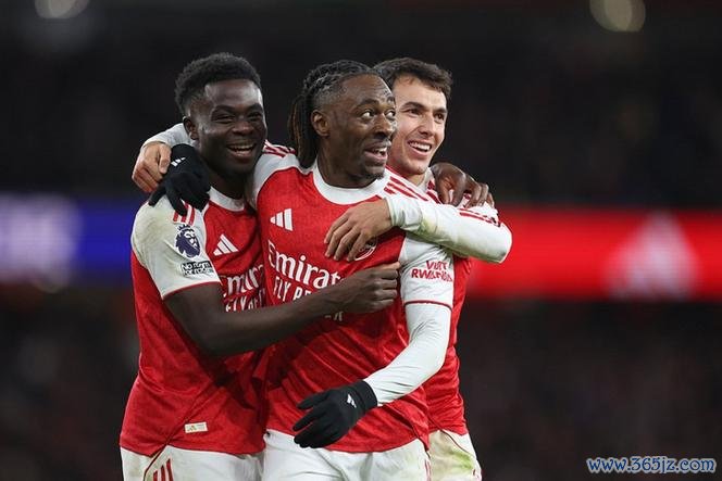 阿森纳笑晕？争冠3对手同轮翻车！6分断层领跑 第2至第12仅差5分