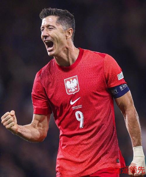 德甲-莱万传射穆勒蒂亚戈连场破门 拜仁5-0大胜